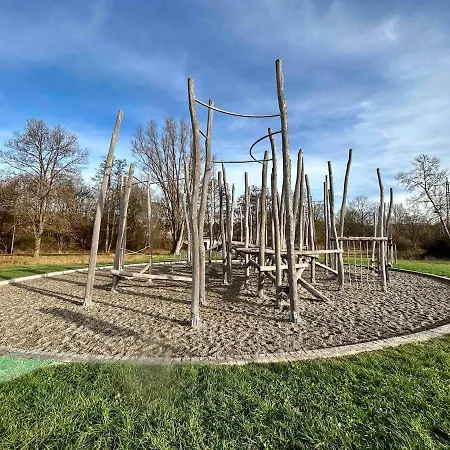 3d Smart Tv, Mit Babybett Und Arbeitsplatz Im Stadtzentrum