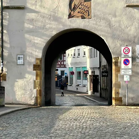 3d Smart Tv, Mit Babybett Und Arbeitsplatz Im Stadtzentrum