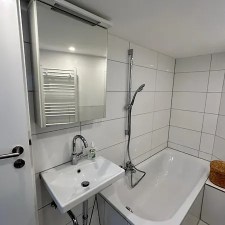 3d Smart Tv, Mit Babybett Und Arbeitsplatz Im Stadtzentrum Homestay *